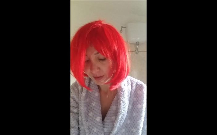 savannahamatoriale: Sexy mädchen wäscht ihre zähne
