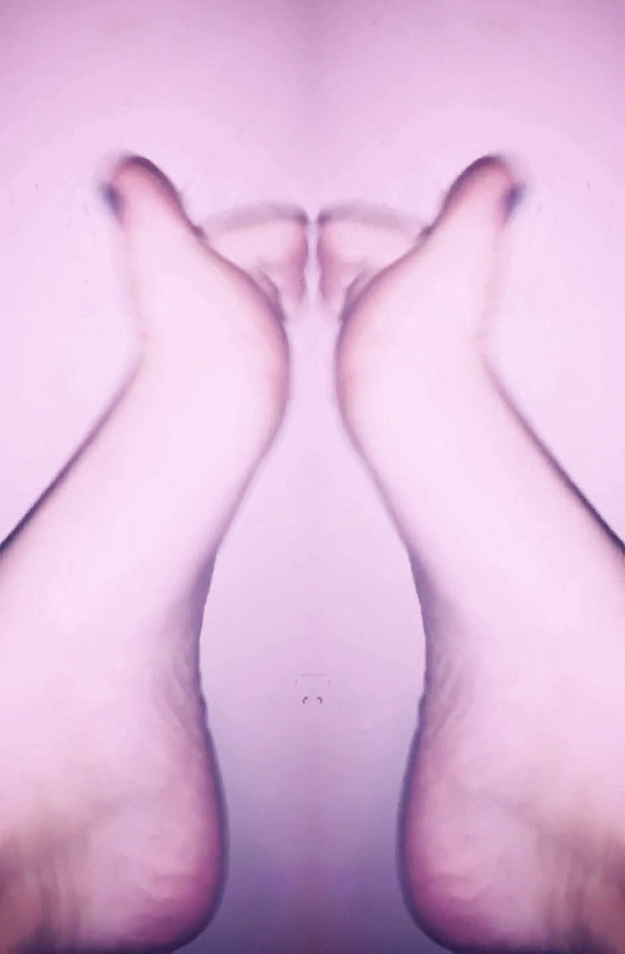 Alicia Stylez: Sva nella frenesia dei piedi