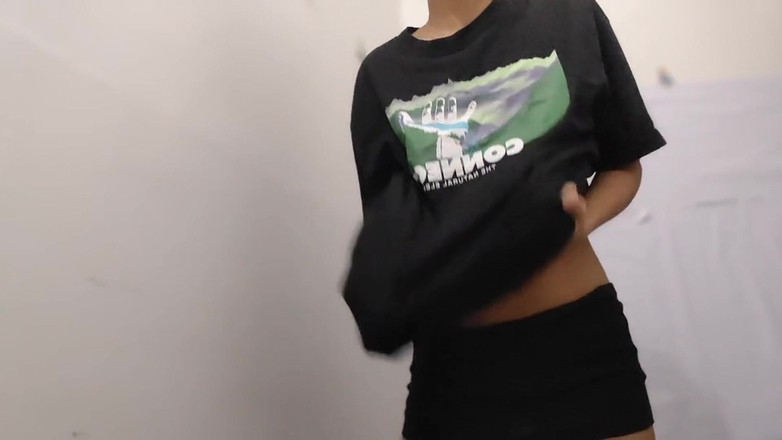 desigirl93: Une bhabhi indienne sexy se doigte et pisse (audio hindi)