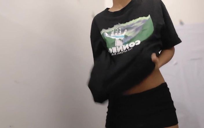 desigirl93: Indian Sexy Bhabhi Fingering and Pissing (hindi Audio)
