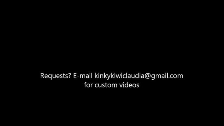 Claudia Kink: Vlastní výprask v černých jehlových podpatcích