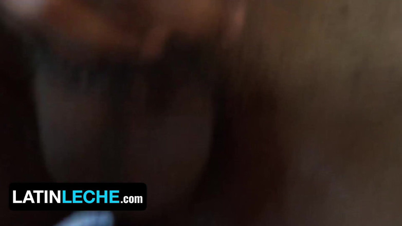 Latin leche: Latin leche - innocente ragazzo latino accetta di masturbarsi di fronte...