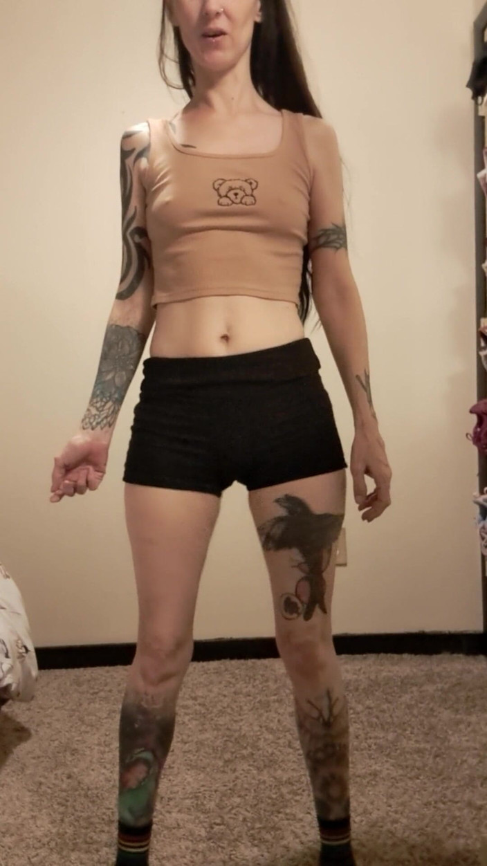 PandoraSG: Lekce twerkingu pro sissy otroka