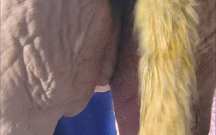 HerculesnVENUS: This Huzzy Tease Squirting to Her Knees