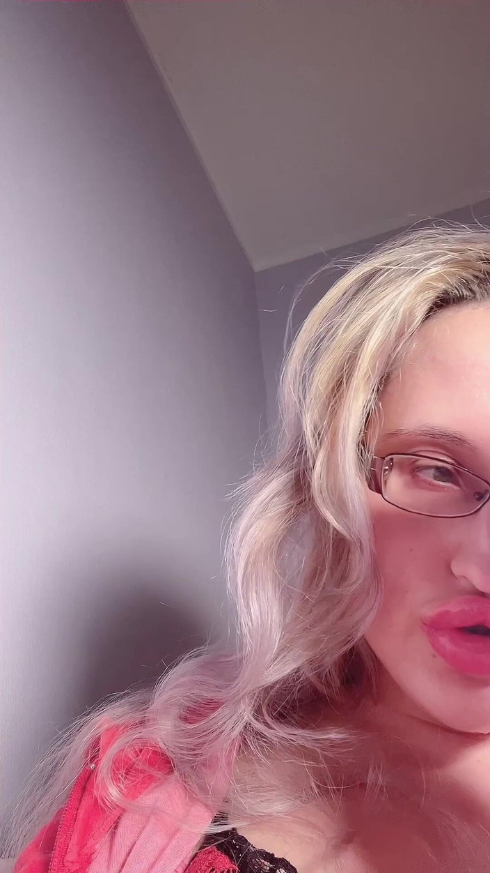 FinDom Goaldigger: 안경을 잃어버렸어