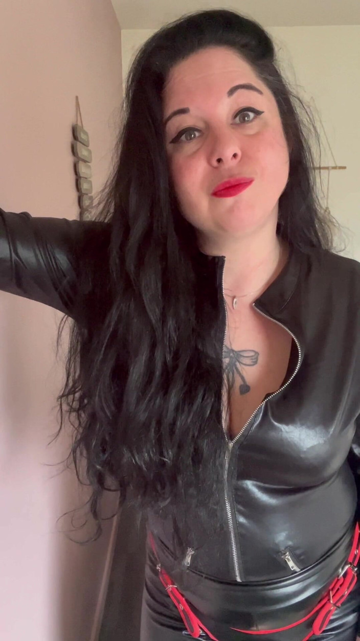 Maitresse Clara: 8 horas sob minhas ordens...