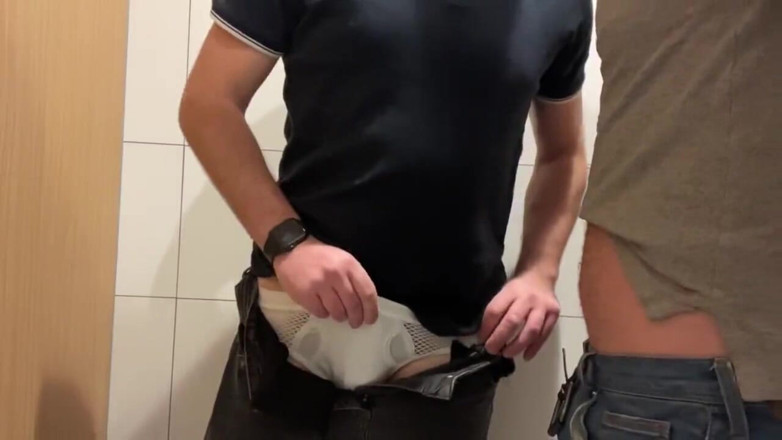 GlennandSonny: Stavamo shopping e non riuscivamo ad aiutarci