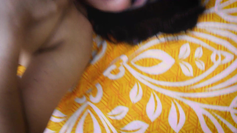 Queen star Desi: Een Desi-meisje controleert zichzelf niet na het feest, trio hardcore-seks