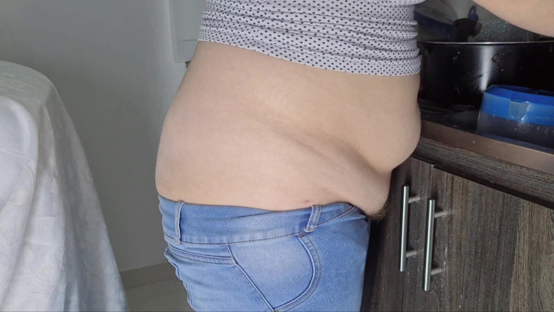 Alice H: Buttcrack in the Kitchen