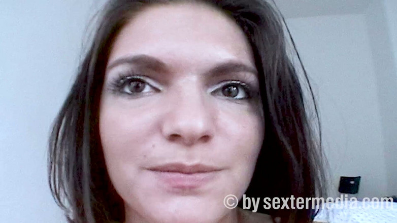 Petty by Sextermedia: Esposa Morena Lame Fuerte La Polla Gruesa
