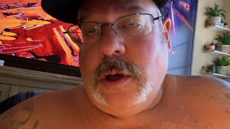 Hand-Free-Daddy-Chub: Emerytowana gruba spust kapitan marynarki ma orgazm bez użycia rąk...