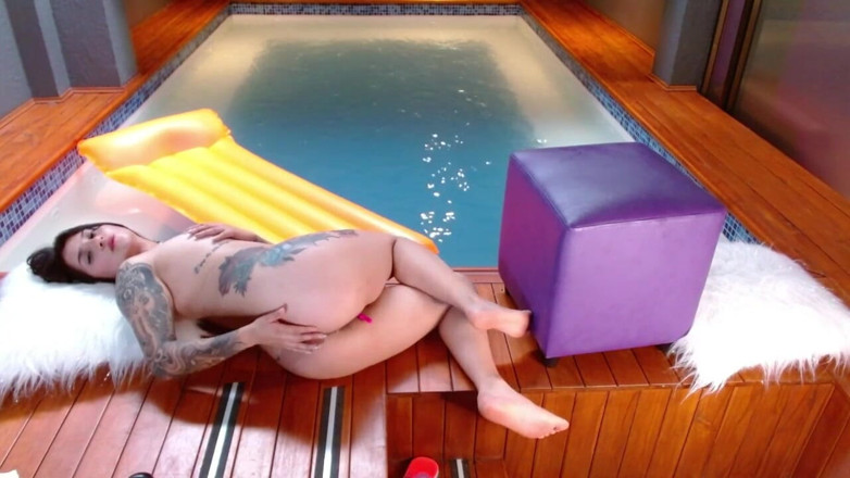 Tamara Russo: Hands, squirt, clit, water, and pleasure