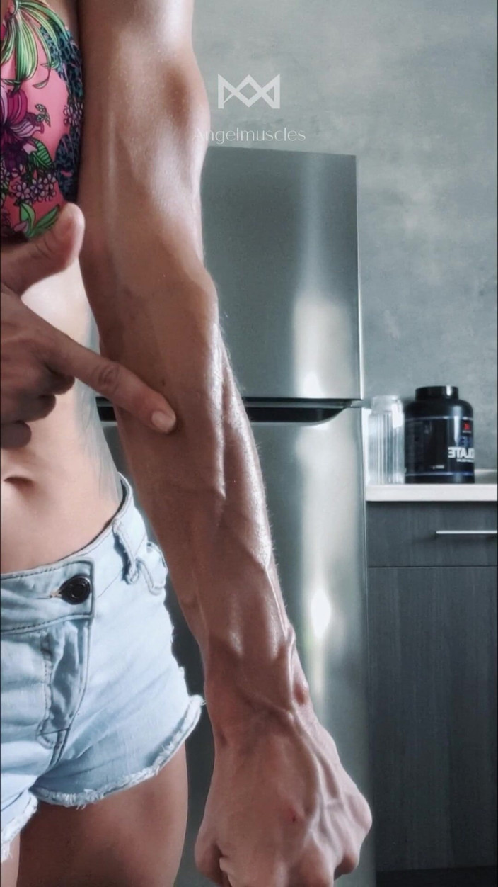 Angelmuscles: Solo Venas En Mi Cocina