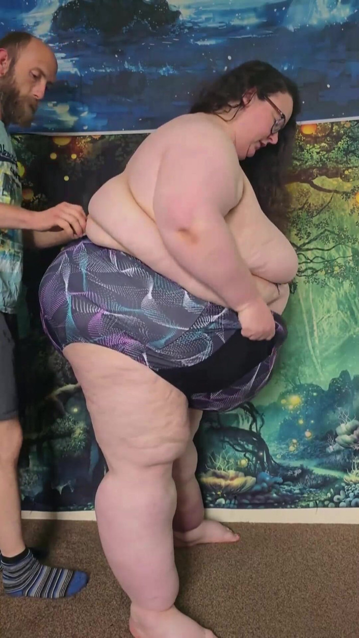 SSBBWLadyBrads: SSBBW tłusta bogini stroje kąpielowe przymierzają