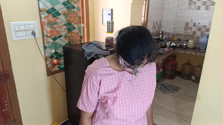 Ilakkiya: Sinh viên với đồng phục