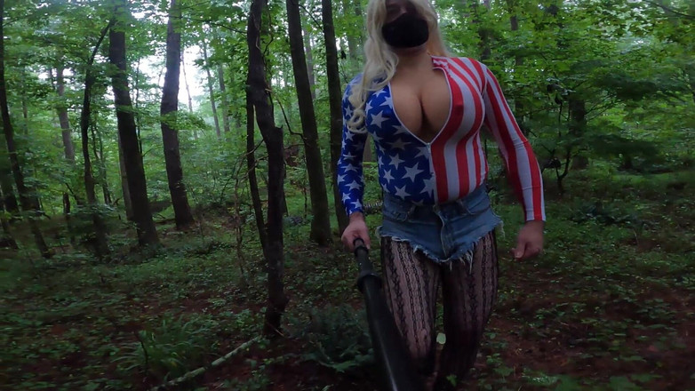Jon Screcrow: 4 juli gigantische neptieten travestiet in Daisy Dukes en het...