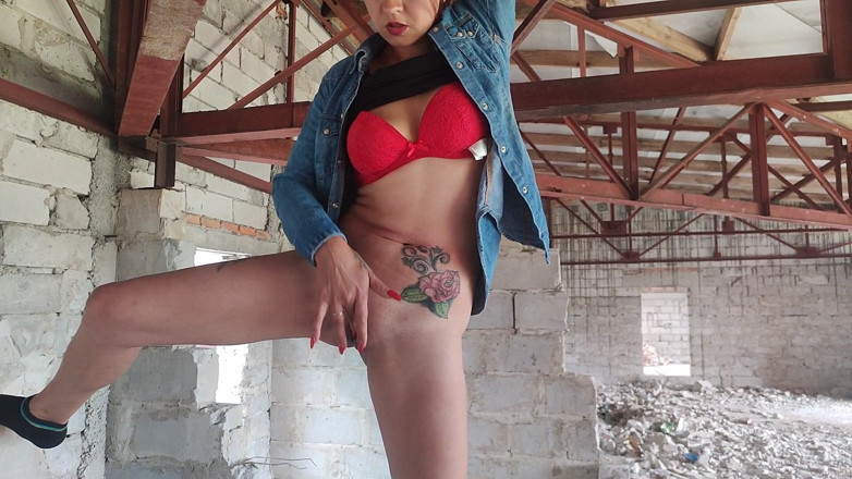 DirtyLubov: Tapak pembinaan kencing