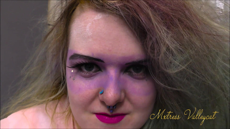 Mxtress Valleycat: Get me something pretty for my face