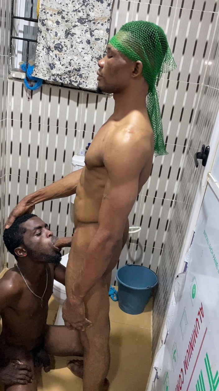 Dverse: 男人想要我的鸡巴当棒棒糖，所以我让他吃了