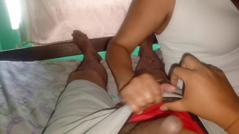 BigassMILF40: Terburu-buru, cuckold akan datang, tidak kisah, biarkan saya mendapatkan susu...