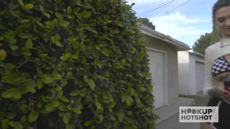 Hookup Hotshot: Rocky Emerson wytatuowana dziwka zostaje ostro wyruchana w dupę przez...