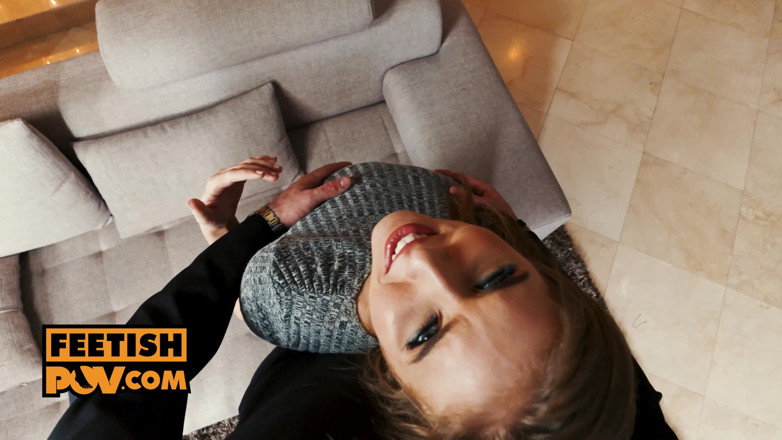 FeetishPOV: POV - footjob-schätzchen lena Paul ist eine geile kurvige fickhure