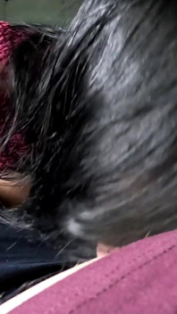 Une MILF fume, pipe en POV avec branlette espagnole, bâillonnement et double éjaculation