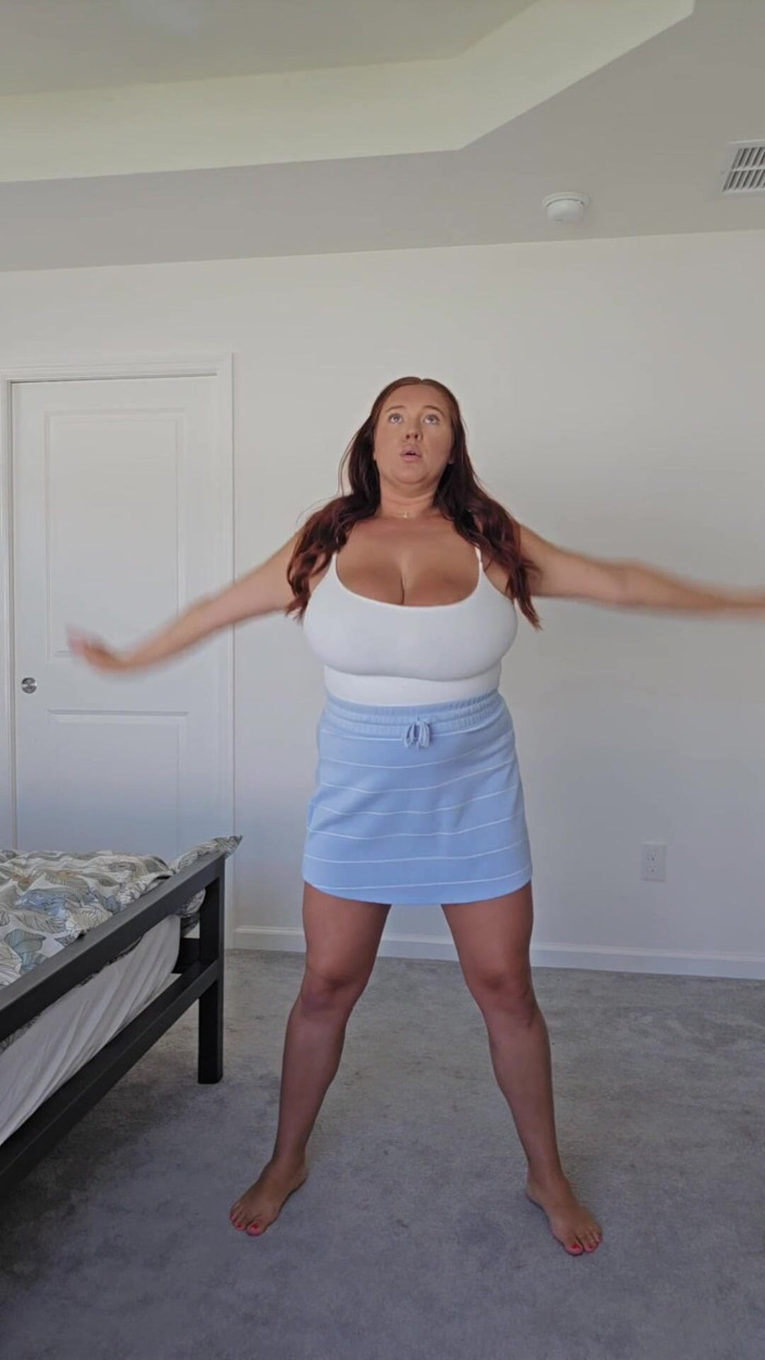 Annabelle Rogers: Workout and Stretching