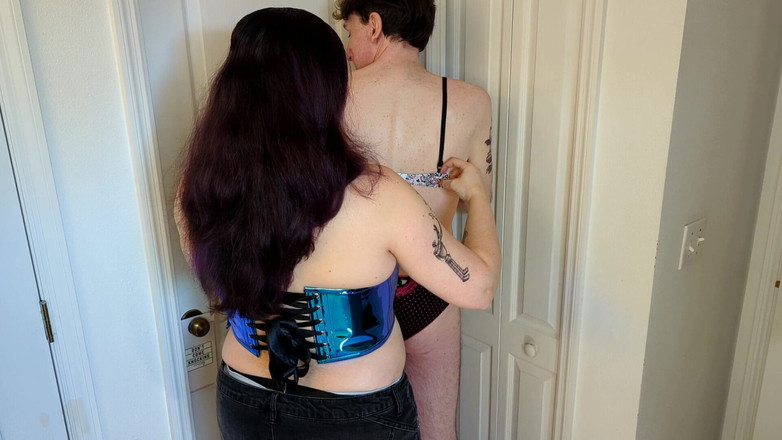 Always Fun No Pants: Milf esposa caliente se bloquea y se viste de cornudo...