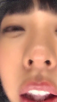 Leccata di faccia con idolo pov - Yua Nanami si sbatte la lingua contro l'obiettivo, una grossa sputa finale mentre ti mette in posizione con gli occhi