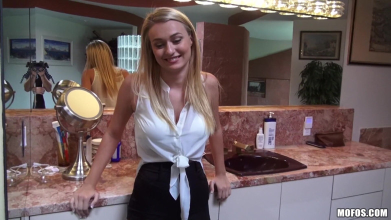 I know that girl: I Know That Girl - Natalia Starr Always Has Time for...