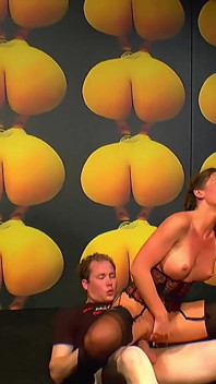 Sexy gata amando gangbang e bukakke
