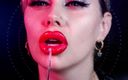 Goddess Misha Goldy: Кто контролирует: вы или мои красные губы?