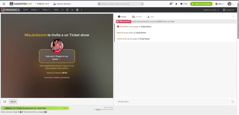 Miajacksonn: Spectacol cu sex dans în pielea goală, minionă latino
