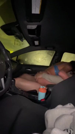 Gattouz0: Włoska modelka uwielbia ruchać się w samochodzie