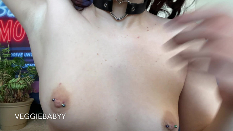 Veggiebabyy: Collared Sub Rubs Ice Cube on Armpits 4K