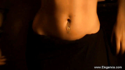 Eleganxia: Krásná Indka tančí a ukazuje své tělo