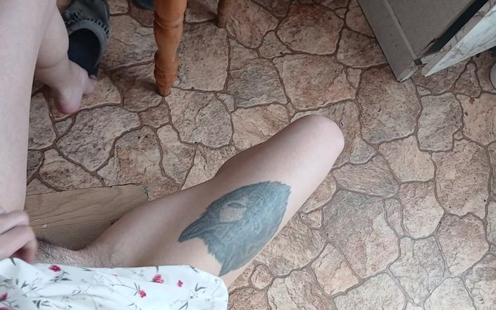 Lesbian-illusion: Ich überspringe das college, wenn meine eltern bei der arbeit sind,...