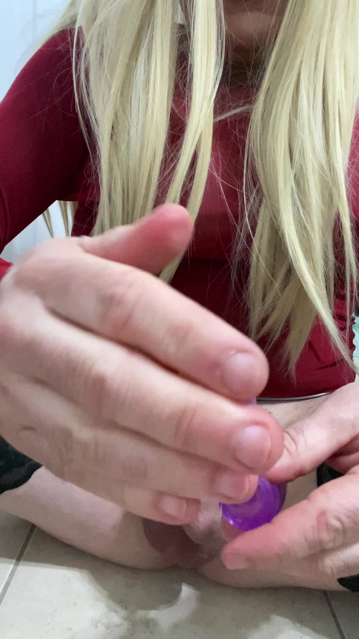 MadisonCD2025: Travesti orta yaşlı seksi amatör trans kadın seks oyuncaklarıyla cd...