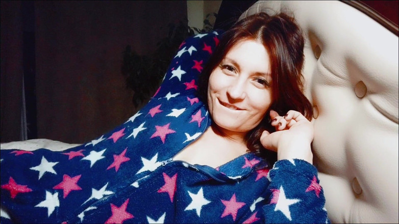 Adele Amber: Beautiful Girl in Pajama