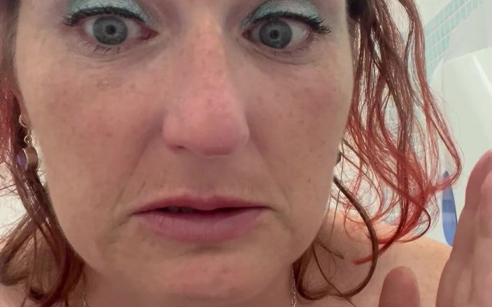 Pissing Paradise: The Best View of My Pussy After Stripping Naked to...