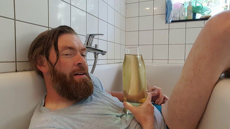 Pijothepisslover: Piss milenec - zábava v koupelně, část 02