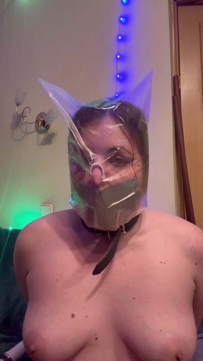 Elena917: Baño, bolsa de plástico, cinta adhesiva y pinza nasal