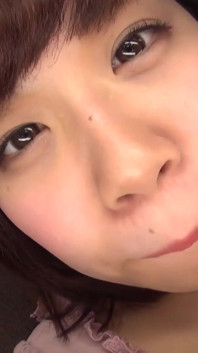 Intim close-up: video selfie seksi hikaru akane yang lagi asik mulutnya!