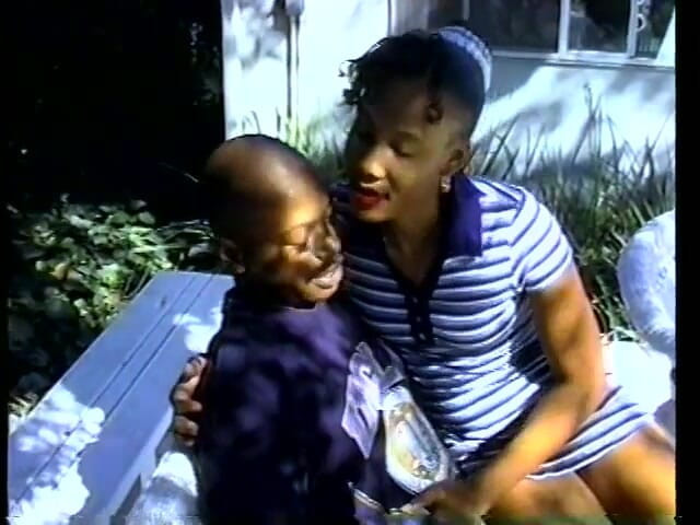 Sex Karma: La teen viene scopata duramente nella sua figa nera pelosa