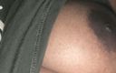 Juicy pussy with huge boobs: Le mie enormi tette nere con capezzoli