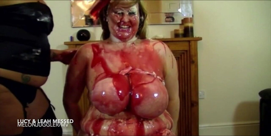 Real Plump Lesbians: Lucy en Leah met enorme tieten verkloot om te neuken