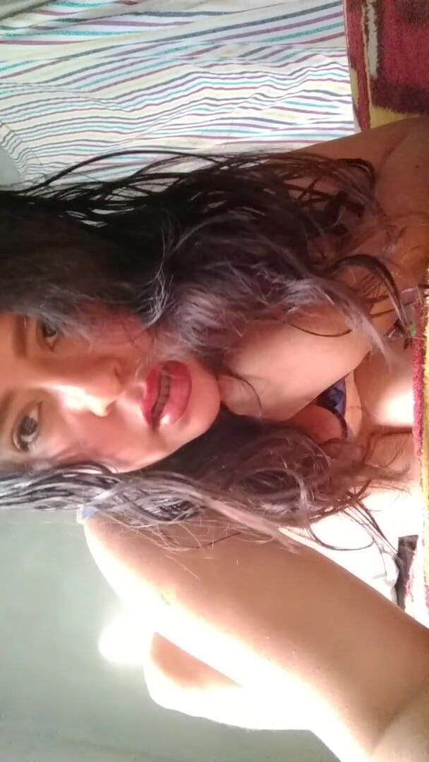 Oriane_Suck_Roses: Reacción a un fuerte anal sucio con chorreo de leche,...