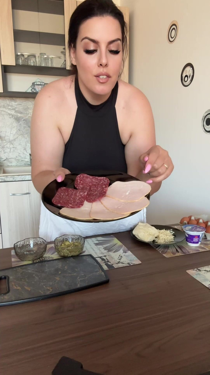 Young_strawberry: Matrigna cucinando papere dallo chef al disastro