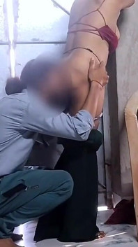 Factory Me Kaam Karne Wala Majdoor Ke Sath Malkin Ki Ghapaghap Video